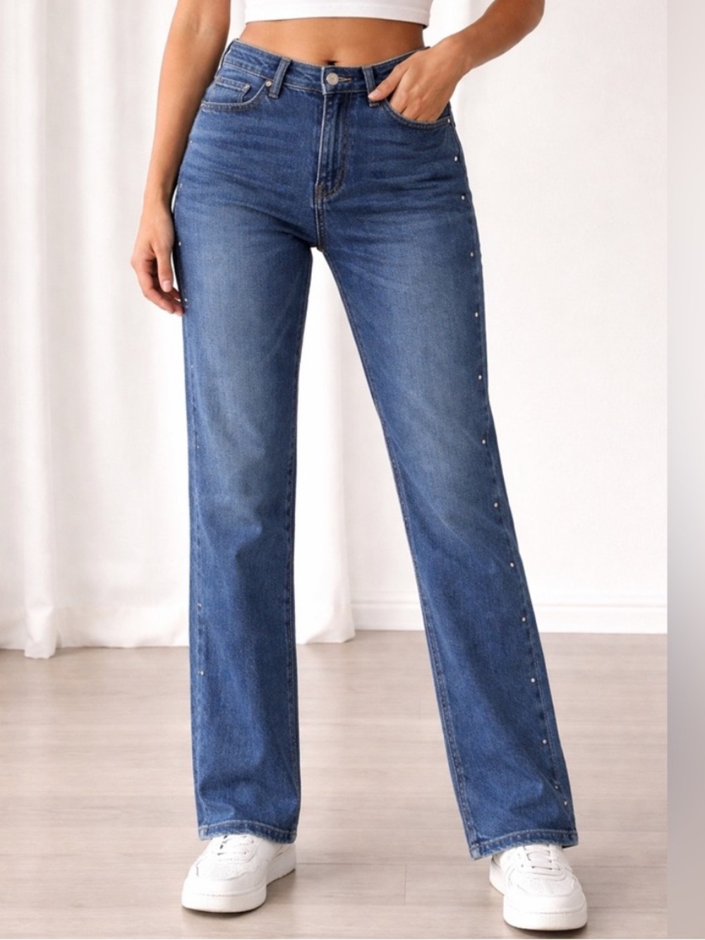 NWT Zoe High Rise Straight Jeans with Studs 32 Long
